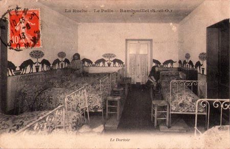 Schlafräume. La Ruche, ein modernes Internat in Frankreich vor 100 Jahren