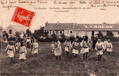 La Ruche, ein modernes Internat in Frankreich vor 100 Jahren