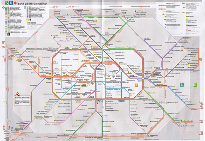 Plan du rseau de U-Bahn et de S-Bahn (l'quivalent du RER)  Berlin.