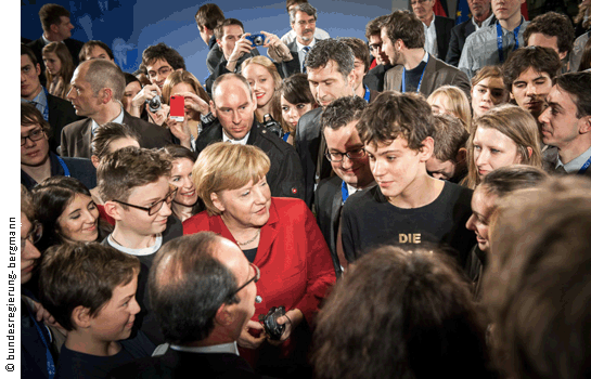 Interview  chancelire Angela Merkel, prsident franais Franois Hollande jeunes journalistes franco-allemands